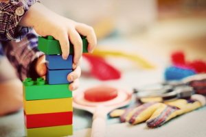 子供の成長を促すマジックボックス！0歳〜6歳向け知育玩具サブスク